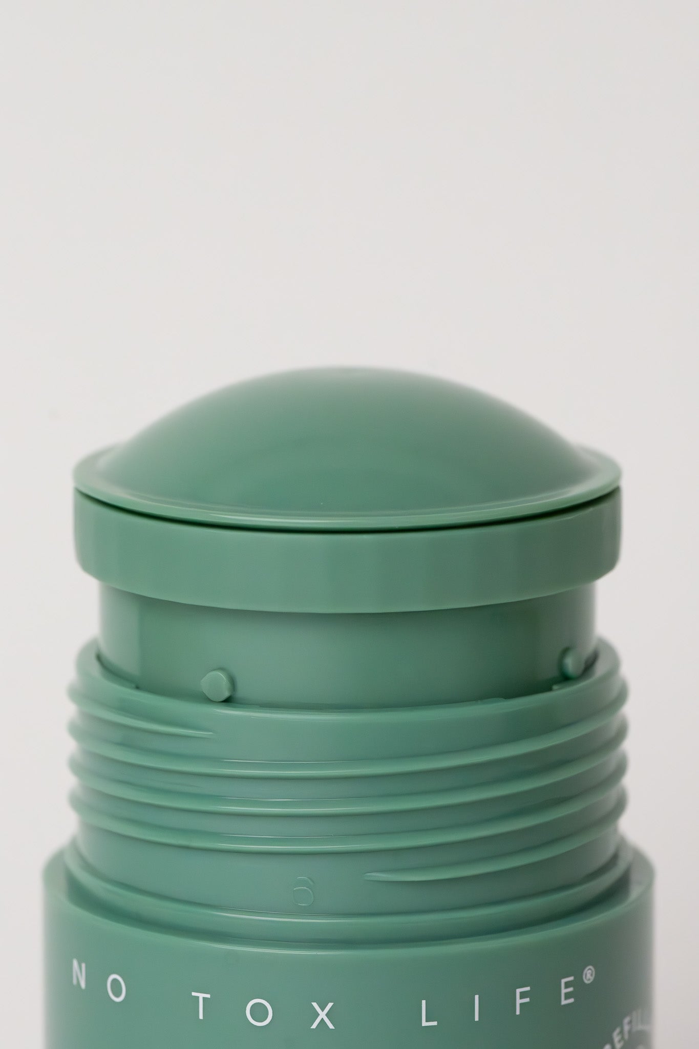 SOLIDSILK® Refillable Deodorant (Pure Aloe Fragrance-Free) - Extra Strength