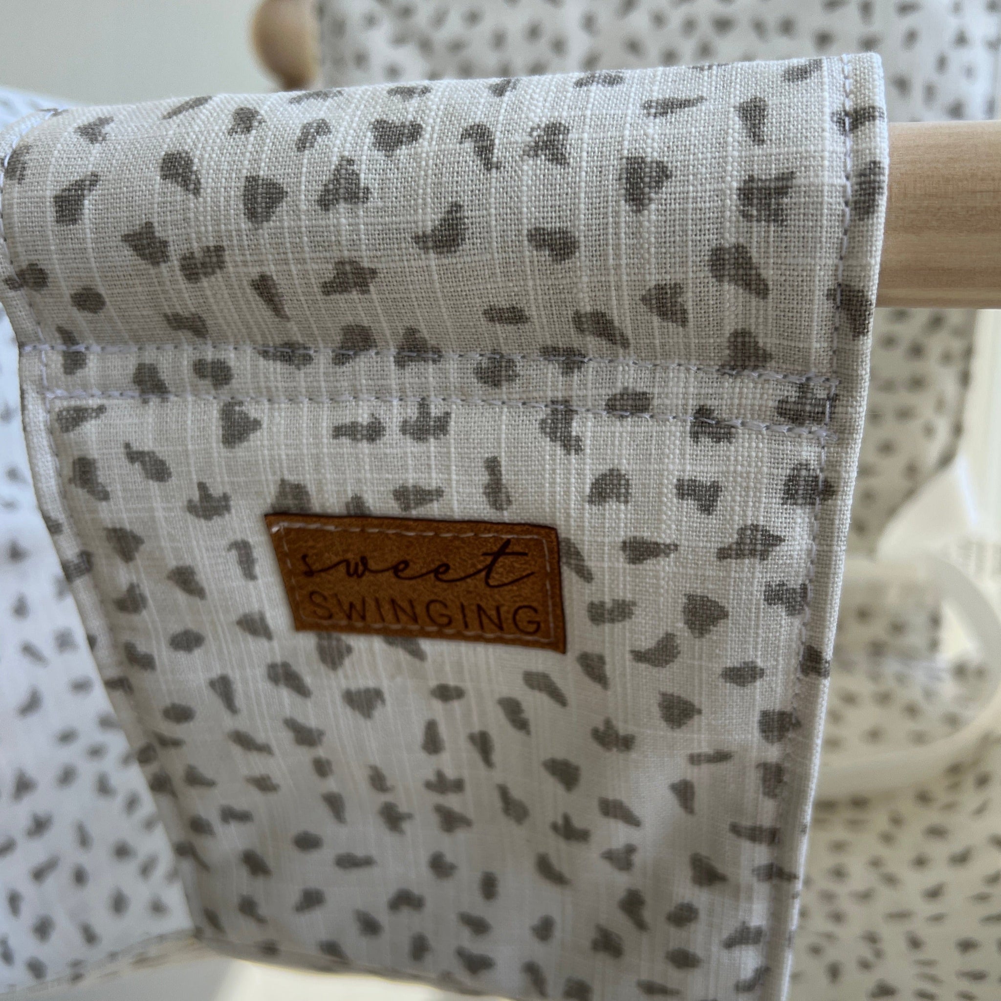 Indoor Swing – Neutral Confetti